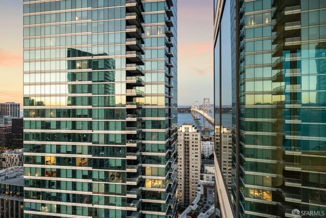 425 1st Street 2707, San Francisco, CA 94105