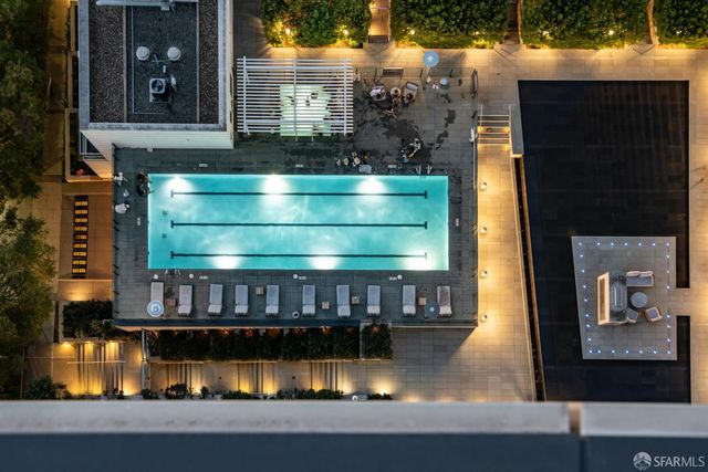 425 1st Street 2707, San Francisco, CA 94105
