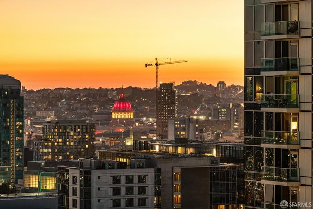 425 1st Street 2707, San Francisco, CA 94105