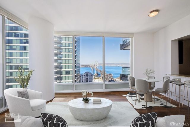 425 1st Street 2707, San Francisco, CA 94105