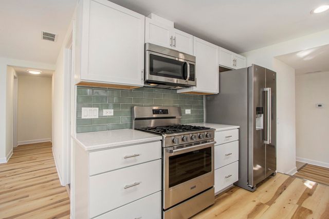 6800 W 25th Avenue, Gary, IN 46406