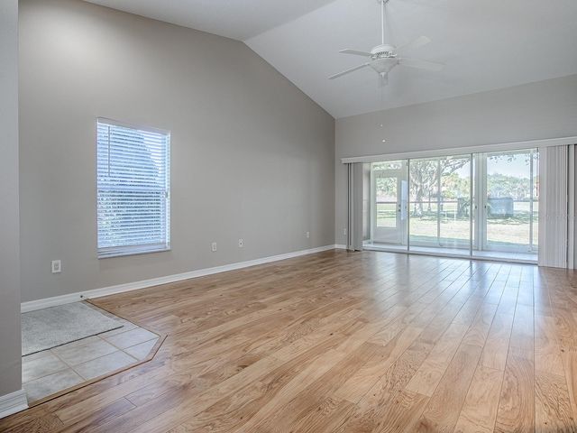 5318 EDGEWATER WAY 10, Oxford, FL 34484