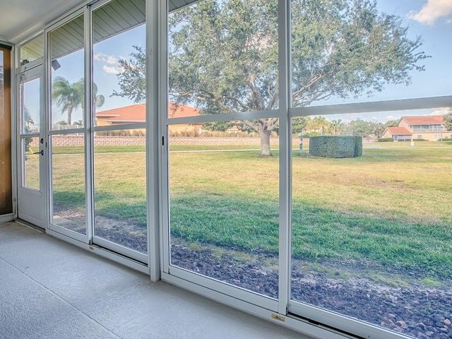 5318 EDGEWATER WAY 10, Oxford, FL 34484