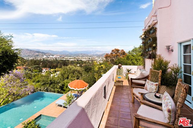 3700 Lowry Road, Los Angeles, CA 90027