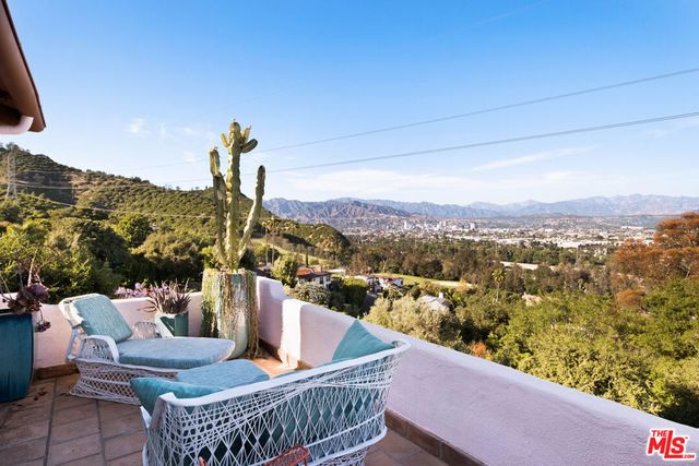 3700 Lowry Road, Los Angeles, CA 90027
