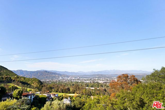 3700 Lowry Road, Los Angeles, CA 90027