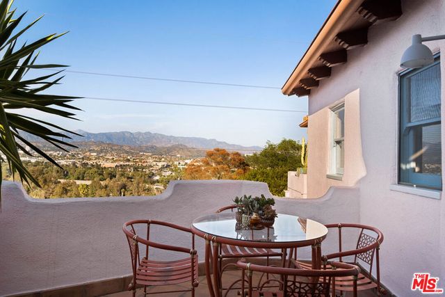 3700 Lowry Road, Los Angeles, CA 90027