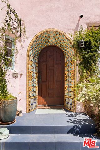 3700 Lowry Road, Los Angeles, CA 90027