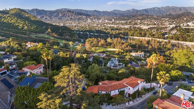 3700 Lowry Road, Los Angeles, CA 90027