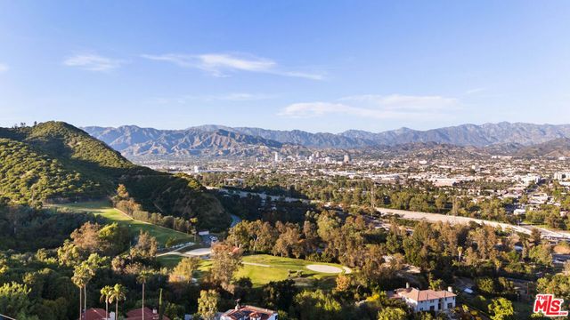 3700 Lowry Road, Los Angeles, CA 90027