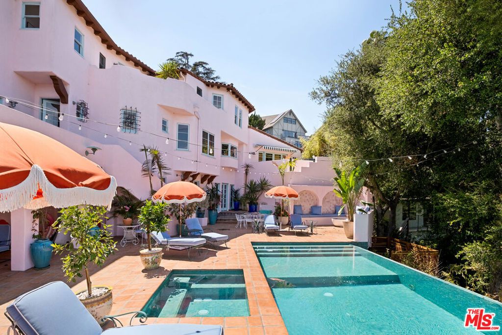 Image 45 of property listing at 3700 Lowry Road, Los Angeles, CA 90027