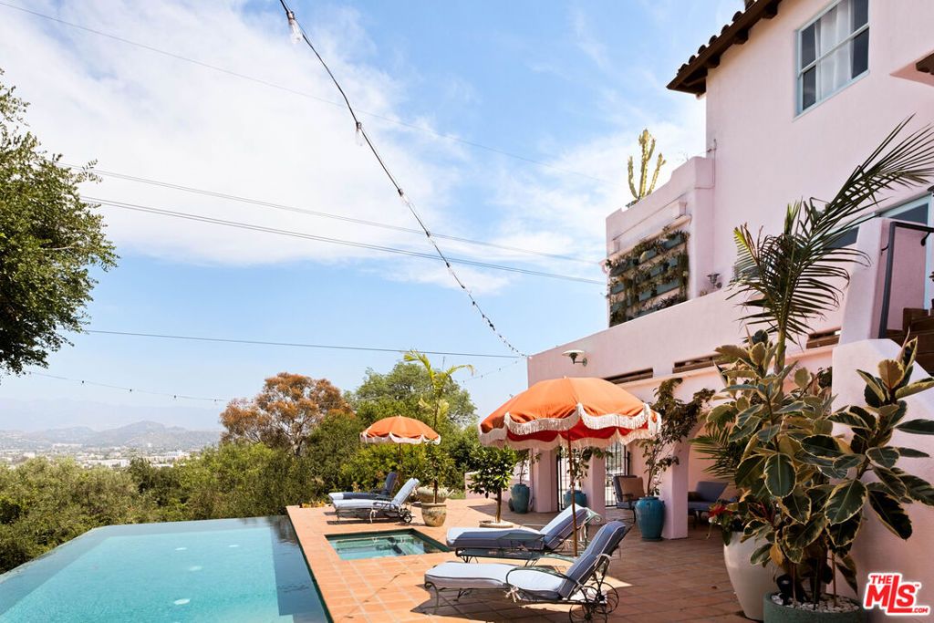 Image 46 of property listing at 3700 Lowry Road, Los Angeles, CA 90027