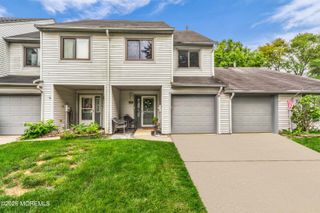 69 Lexington Circle, Matawan, NJ 07747