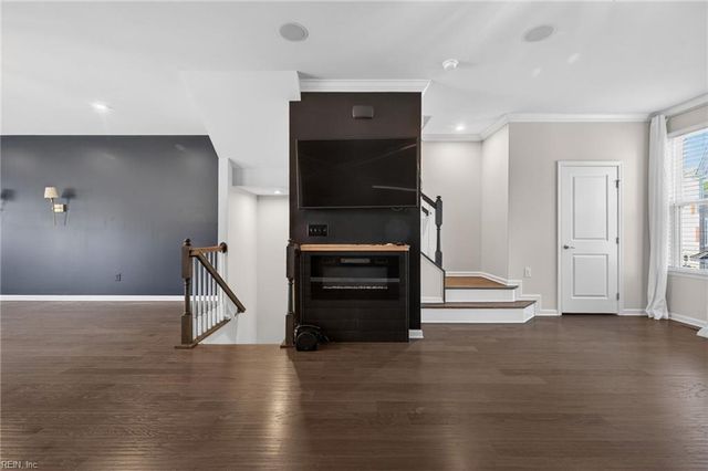 516 Clara LN, Virginia Beach, VA 23451