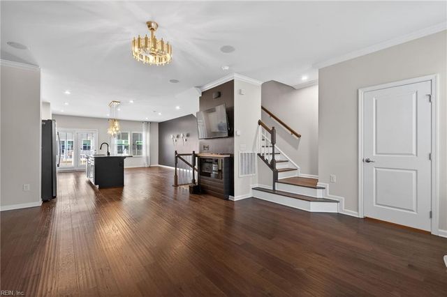 516 Clara LN, Virginia Beach, VA 23451