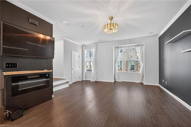 516 Clara LN, Virginia Beach, VA 23451