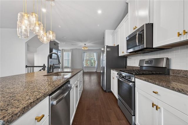 516 Clara LN, Virginia Beach, VA 23451