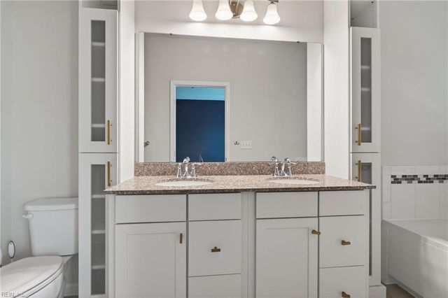 516 Clara LN, Virginia Beach, VA 23451