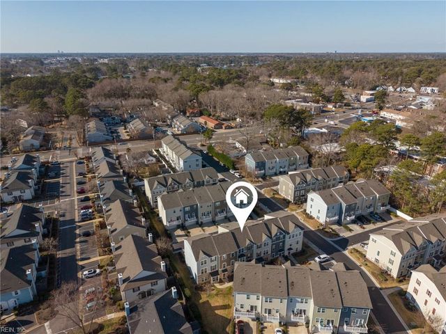 516 Clara LN, Virginia Beach, VA 23451