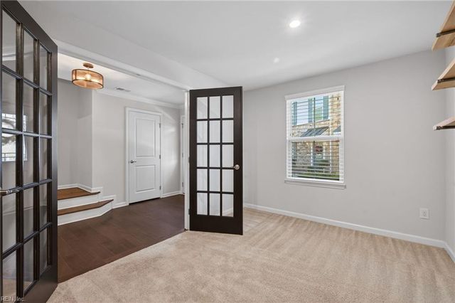 516 Clara LN, Virginia Beach, VA 23451