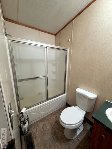 2085 N Whispering Pines Drive, Idaho Falls, ID 83401