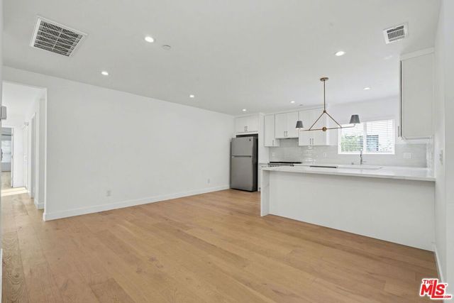 7832 Croydon Avenue, Los Angeles, CA 90045