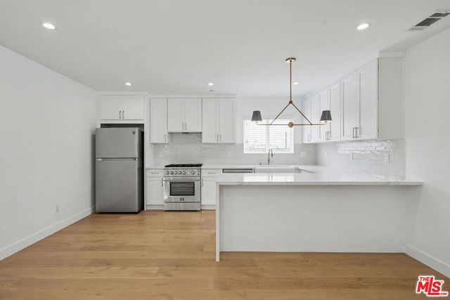 7832 Croydon Avenue, Los Angeles, CA 90045