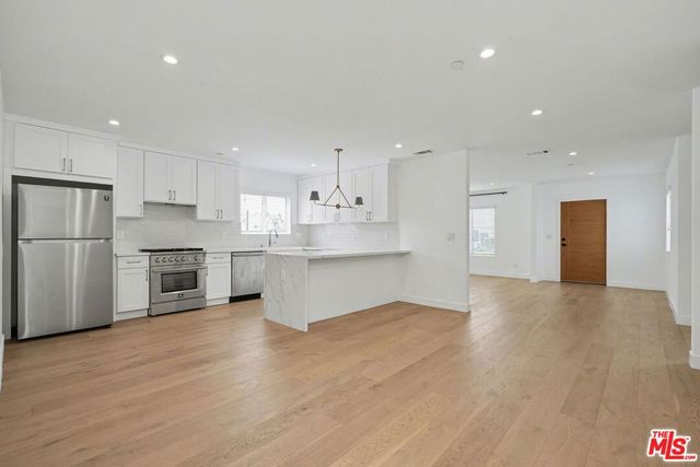 7832 Croydon Avenue, Los Angeles, CA 90045