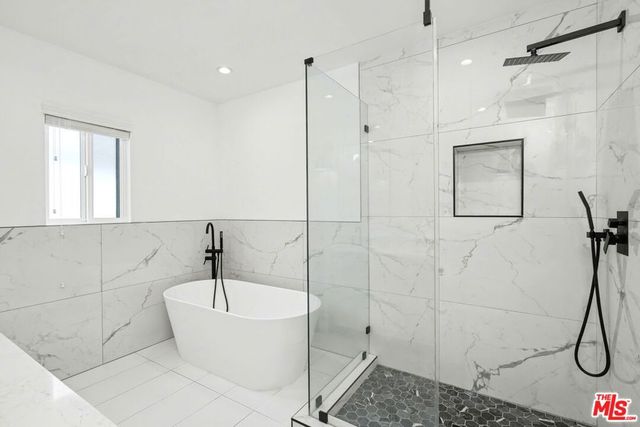 7832 Croydon Avenue, Los Angeles, CA 90045