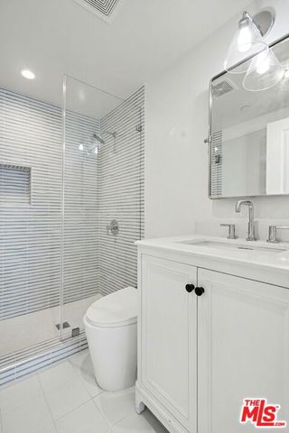 7832 Croydon Avenue, Los Angeles, CA 90045