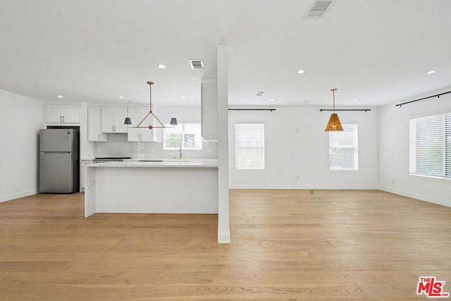 7832 Croydon Avenue, Los Angeles, CA 90045