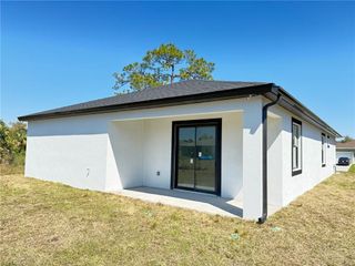 8045 OAKLEAF CIR, Labelle, FL 33935