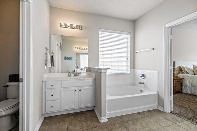 211 Meadow Ridge Way, Clute, TX 77531