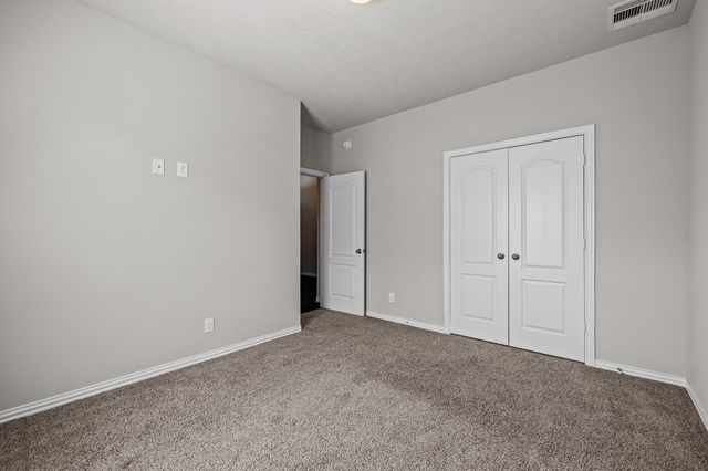 211 Meadow Ridge Way, Clute, TX 77531