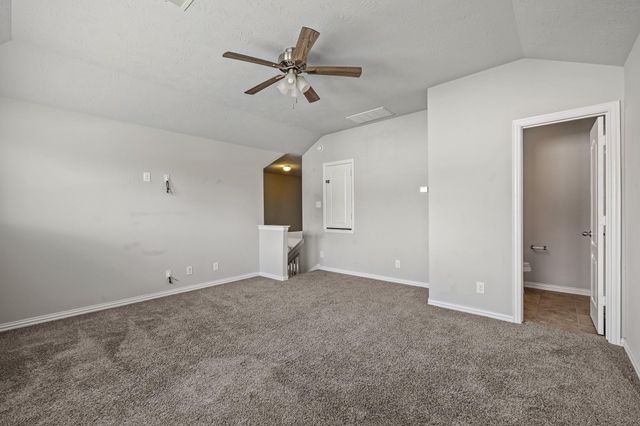 211 Meadow Ridge Way, Clute, TX 77531