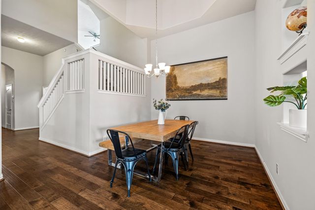 211 Meadow Ridge Way, Clute, TX 77531