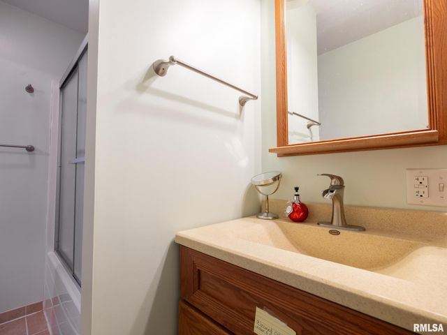 121 ROOSEVELT Street, Bartonville, IL 61607