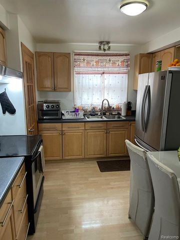 17543 Huntington Road, Detroit, MI 48219