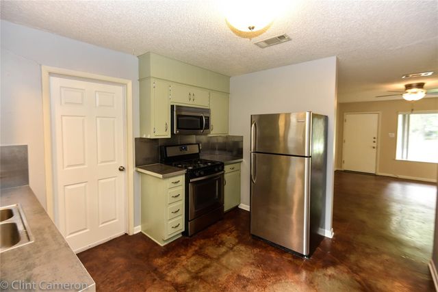 2211 Lanier DR A, Austin, TX 78757