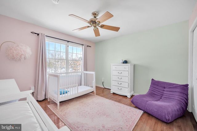 4 DORCHESTER LN, Newtown, PA 18940