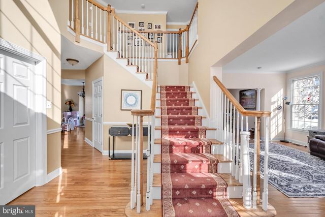 4 DORCHESTER LN, Newtown, PA 18940