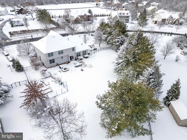 4 DORCHESTER LN, Newtown, PA 18940