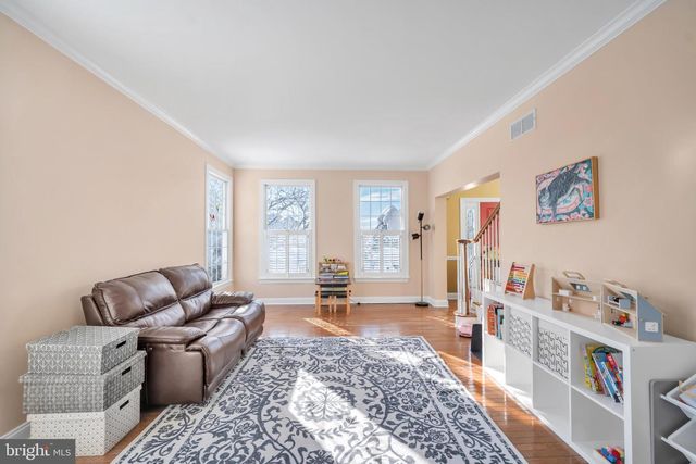 4 DORCHESTER LN, Newtown, PA 18940