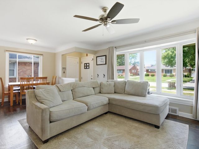 1005 N Esplanade Street, Mt Clemens, MI 48043