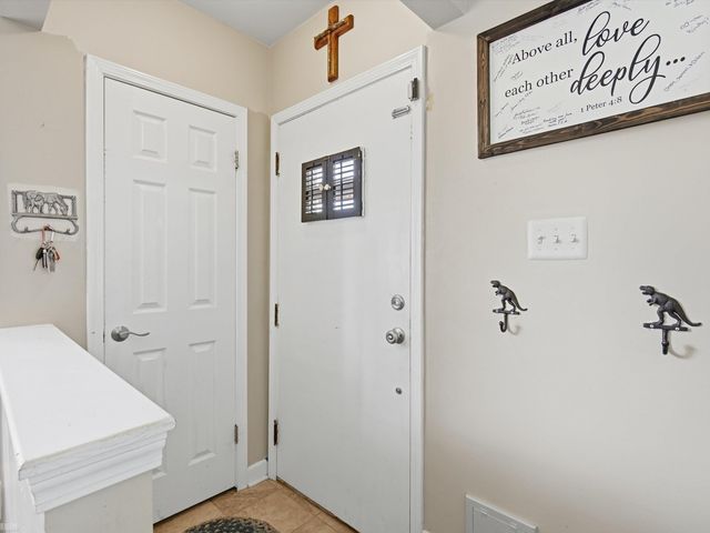 1005 N Esplanade Street, Mt Clemens, MI 48043