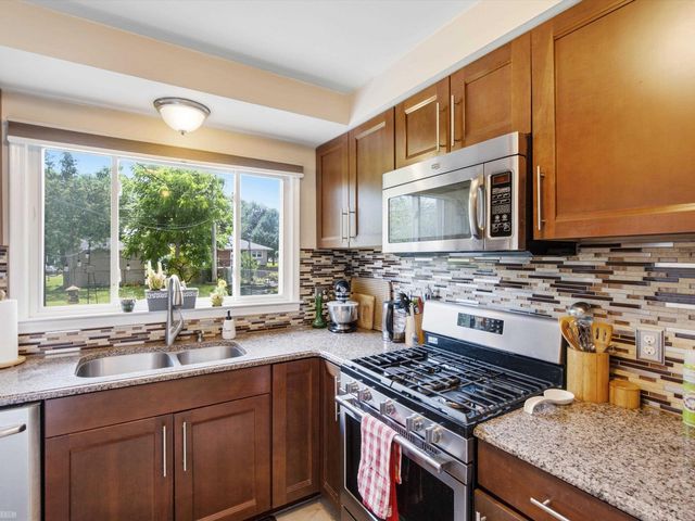 1005 N Esplanade Street, Mt Clemens, MI 48043