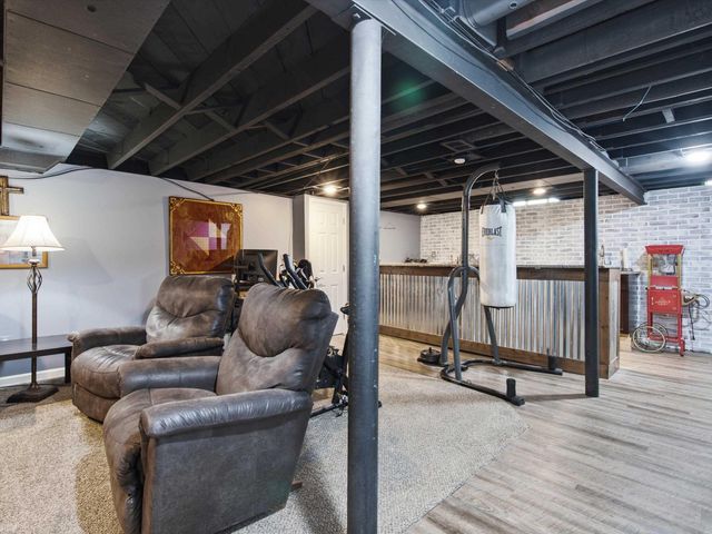 1005 N Esplanade Street, Mt Clemens, MI 48043