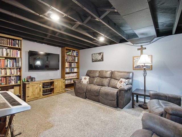 1005 N Esplanade Street, Mt Clemens, MI 48043