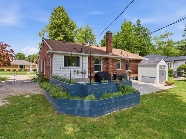 1005 N Esplanade Street, Mt Clemens, MI 48043