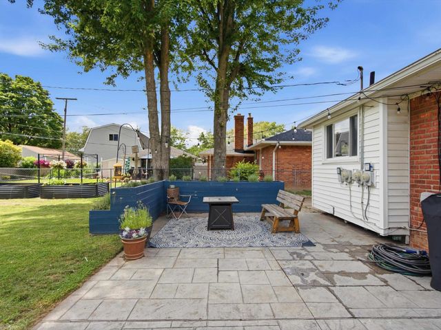 1005 N Esplanade Street, Mt Clemens, MI 48043